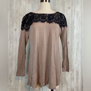 Belly by Design long sleeve maternity top size L